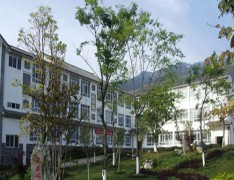  铜川矿务局职工中专