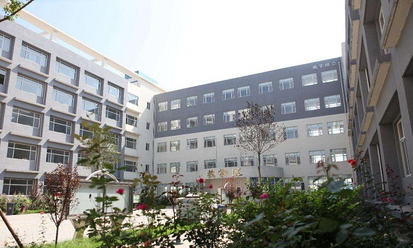  雅安航空工业联合技工学校