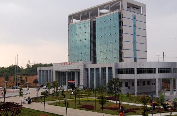  益阳医学高等专科学校