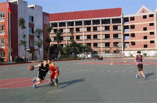  泸州市工业技工学校