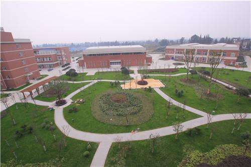  成都技师学院都江堰分院