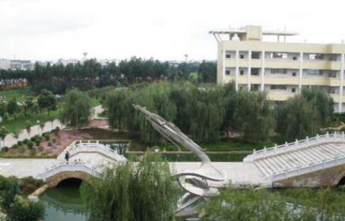  曲靖陆良县职业技术学校