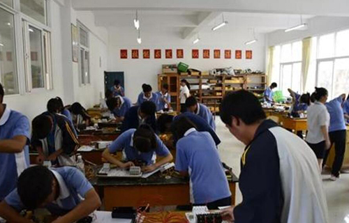  云龙县民族职业中学