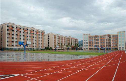  曲靖市商业技工学校