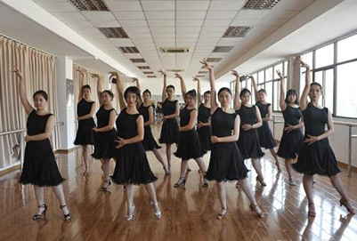  黔西南州英才职业技术学校