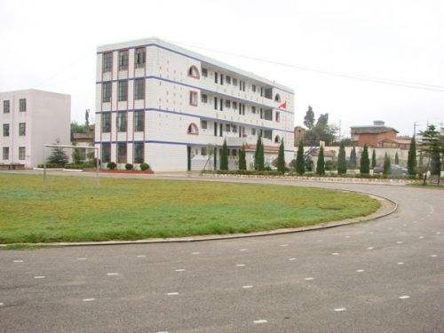  昆明市官渡区第三职业中学