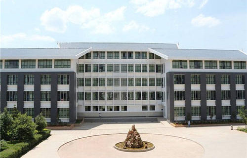  云南航空学校