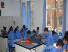 新疆汽修学校