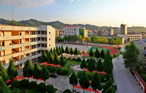  富平县王潦职业中学