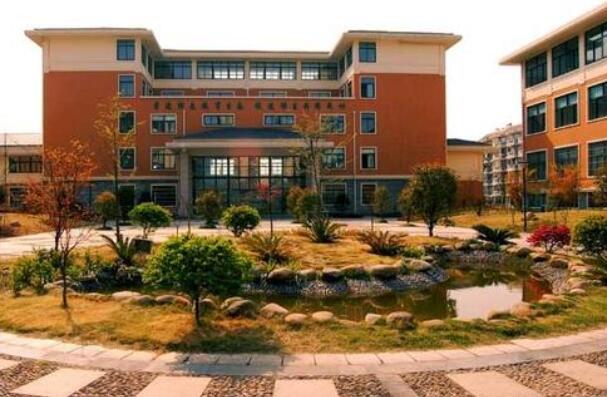  陕西西安秦隆职业专修学校