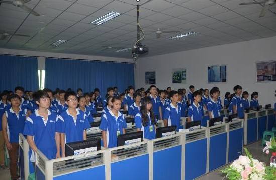  重庆计算机学校