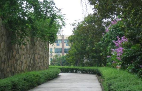  宝鸡经管技术学校