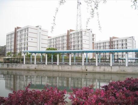  湖北城市职业学校