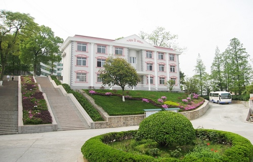  恩施州卫生学校