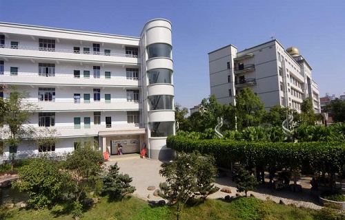  湖北省轻工业技工学校