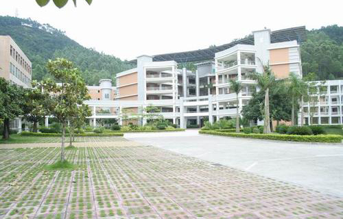 渭南经济开发区职业技术教育中心