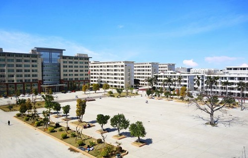  津市市技工学校