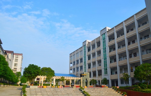  临湘市第二职高