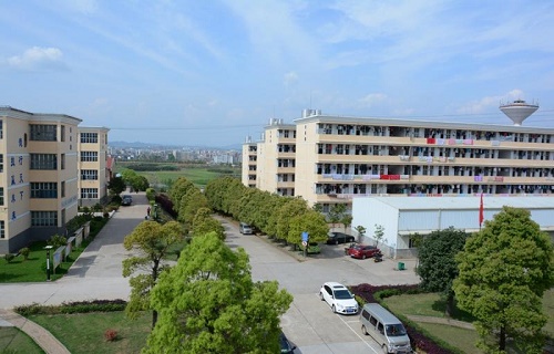  平江县职业技术学校