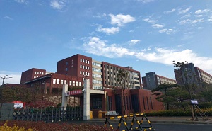  平顶山中医药学校