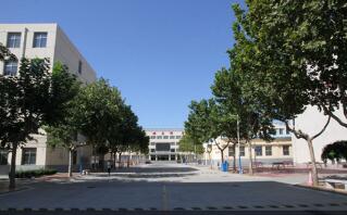  河北服装工业学校