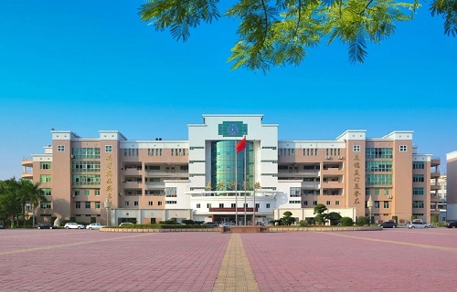  晋江华侨职业中专学校