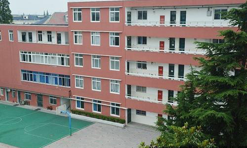  通化市粮食技工学校