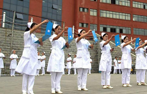  昭平县卫生学校