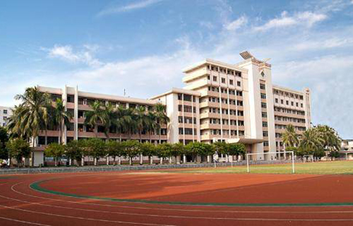  广西贺州民族旅游艺术学校