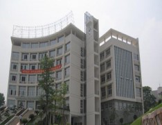  河池交通技工学校