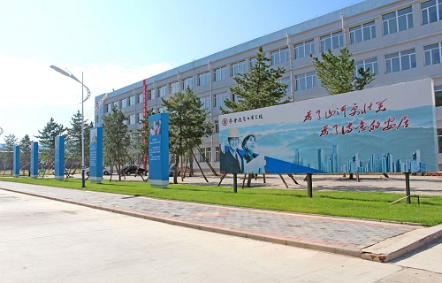  赤峰建筑工程学校