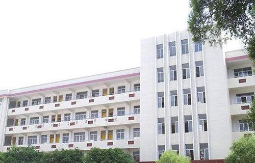  灵山县陆屋中等职业技术学校