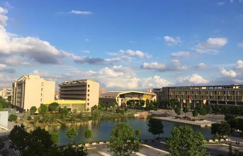  泰州职业教育中心校