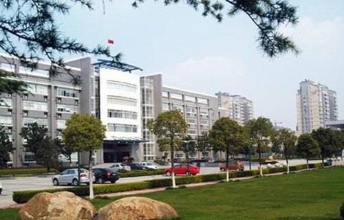  江苏靖江职业高级中学