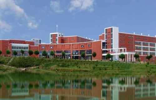  新疆兵团农七师一三0团职业中学