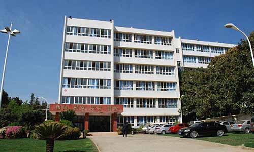  青岛市劳动局技工学校