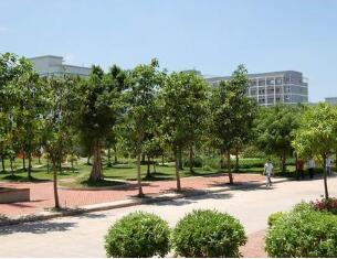  乾坤职业技术学校