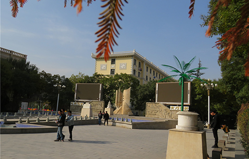  邹城市职业中专