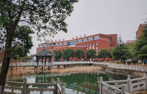  镇江谏壁职业高级中学