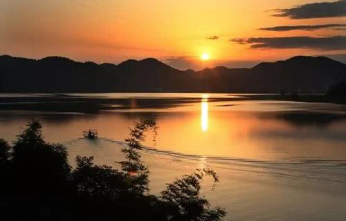  奇台县成人职教中心