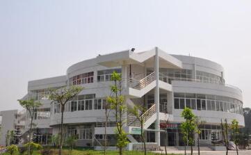  扬州市财经职业中学