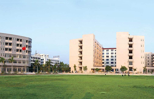  春兰(集团)公司技工学校