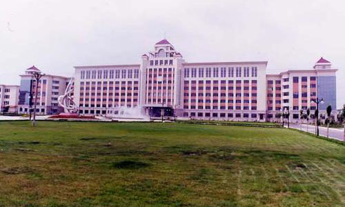  哈尔滨市商业学校