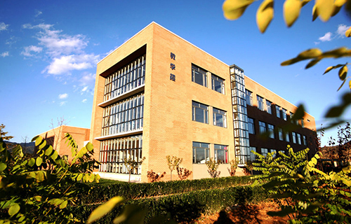  泰兴市根思职业中学