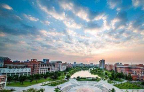  山东航空乘务学校