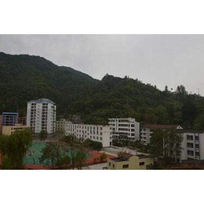  万源黄钟职业学校