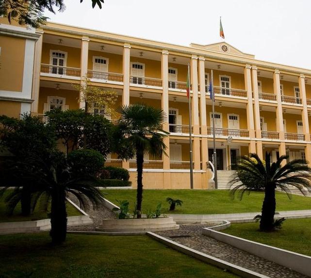  泸州市龙马潭区第一中学