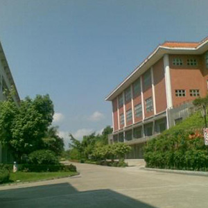  白山高铁铁路学校