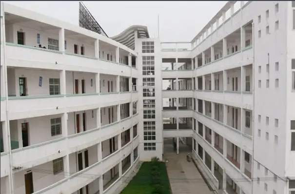 湖北省崇阳职业技术学校教学楼