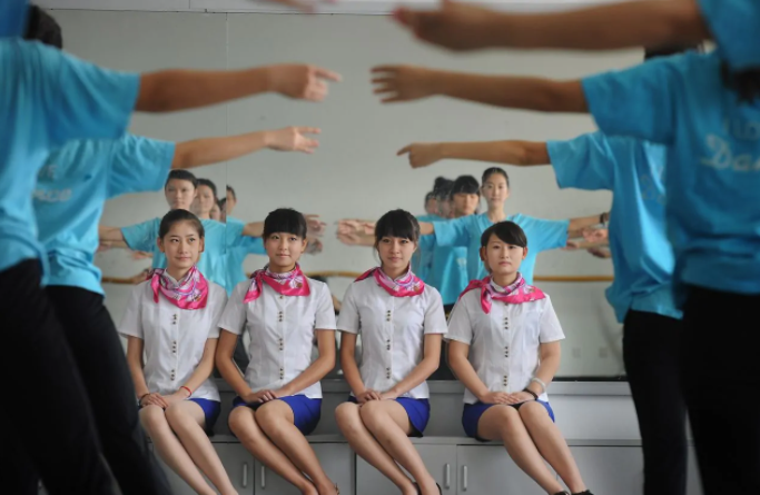 武汉交通学校形体课